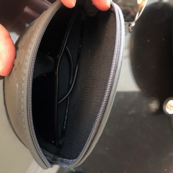 3 pairs of sunglasses - Picture 5 of 6